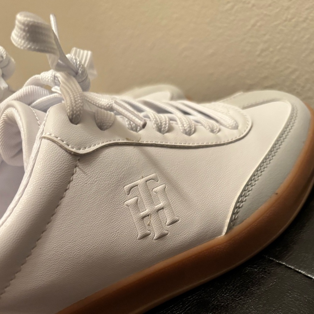 Tommy Hilfiger Women's Sarhli Lace-Up Sneakers - Picture 4 of 5